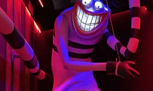 Personnage étrange au sourire démesuré, rappelant un dessin Tim Burton facile. Rayures noires et blanches, lumières rouges et bleues.
