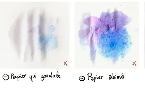 Comparaison de taches d'aquarelle sur différents papiers. Le premier, avec un grammage papier aquarelle idéal, est net. Les autres montrent des défauts.