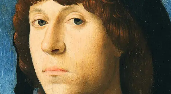 Portrait d'un jeune homme aux cheveux bruns bouclés, œuvre d'un peintre connu. Son regard est intense, le fond bleu et noir accentue son visage.