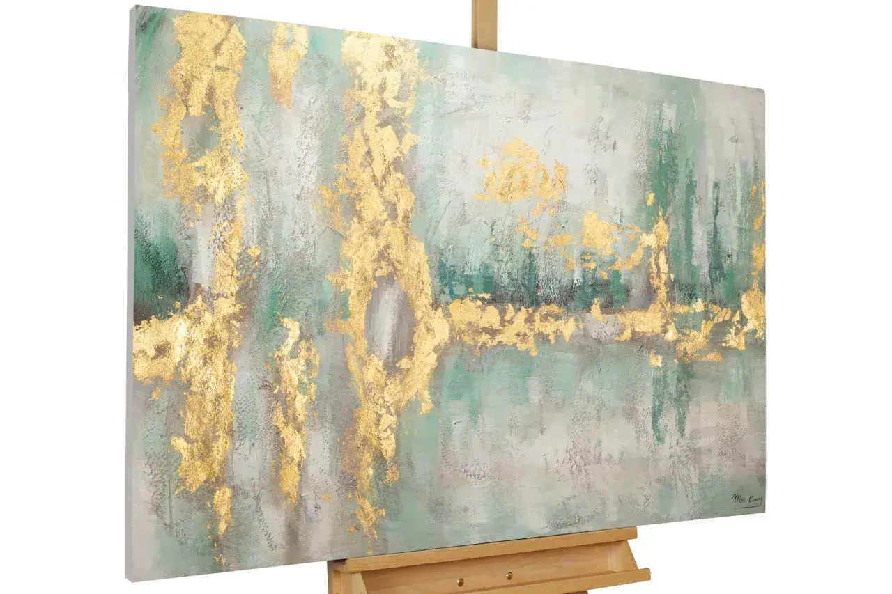 Peinture abstraite sur toile avec des touches dorées et des nuances de vert et de gris. Une belle idée de dessin sur toile facile pour décorer votre intérieur.