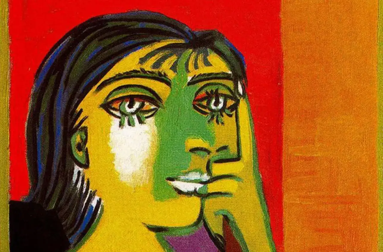 Un portrait aux couleurs vives, un dessin Picasso enfant, avec un visage jaune et vert, des yeux expressifs et une main sur la joue.