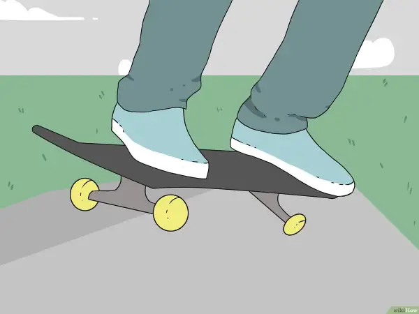 Un dessin skate facile : des jambes en jean bleu et des baskets bleues sur une planche de skate grise avec des roues jaunes, sur un trottoir gris et de l'herbe verte.